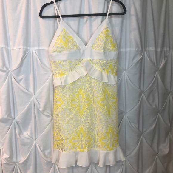Yellow Dress - Picture 1 of 3